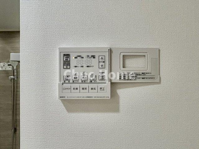 【浴室乾燥機】ミストサウナ・暖房・冷風・換気・乾燥が可能です。毎日を快適に過ごせるうれしい機能が揃っています。雨の日の洗濯物も安心です。