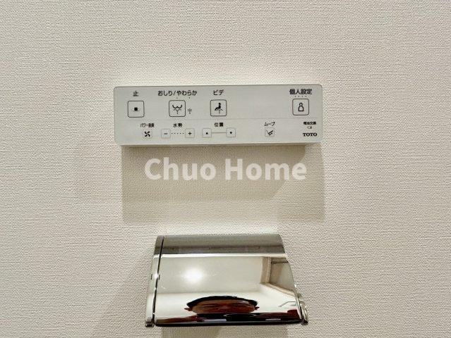 【ウォシュレット】清潔に使いたいお手洗いには最適な設備です。もちろんウォームレットも標準装備です。
