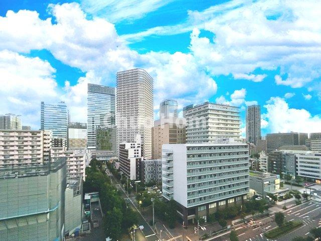 手を伸ばせば、ふれることが出来そうな環境が、そのままインテリアになったような印象です。その豊かな眺望にふさわしい空間には、通風・採光にも優れ、心地よい光と風があふれています