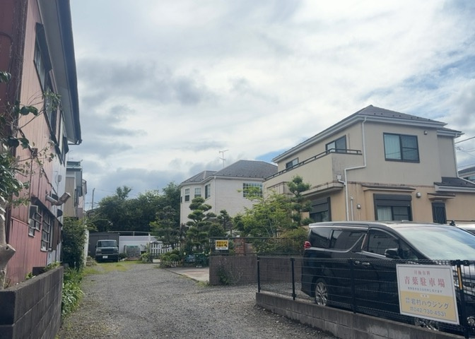 土地の地勢が高台の場合、景色を綺麗にみることができ、景色にこだわってお家探ししている方におすすめです！また平坦地よりも風通しがいいというメリットがあります。デメリットもあるので是非現地でご確認下さい。