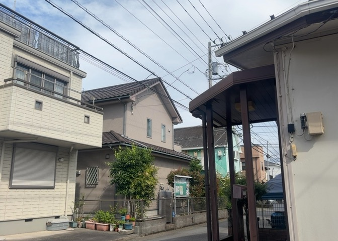 眺望を気にして物件を探す場合、前面に建物が建っていないか現地で確認しましょう！前面に建物があると景色はもちろん、日当たりや風通しにも影響が出てきます。住んだ時のことを想像しながら現地見学をしましょう。