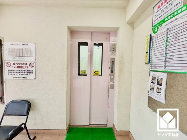 エレベーターを備えており、快適な暮らしの動線をサポートします。3階・6階で停止するスキップフロア型のエレベーターのため、7階へは最寄りの停止階からの階段移動となります。