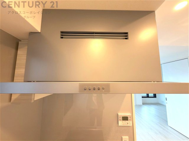 パワフルな吸引力で調理中の臭気等をしっかり処理してくれ、室内を快適に保ってくれます。