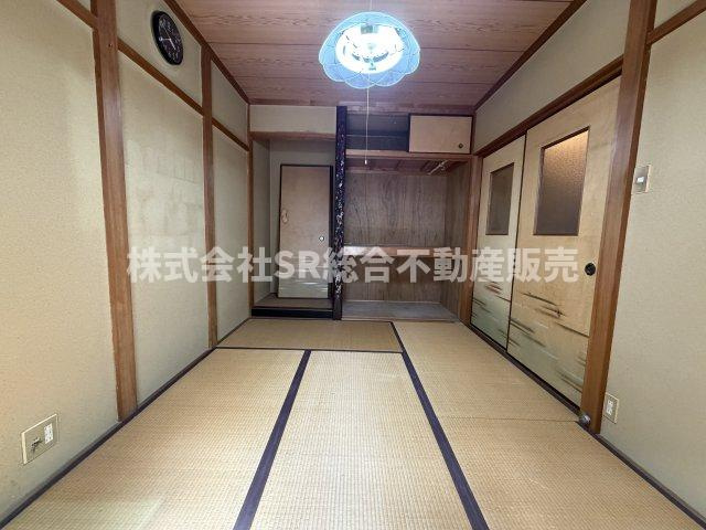 日本らしい落ち着いた雰囲気の和室です