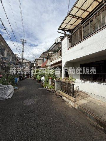 前面道路含む現地写真です