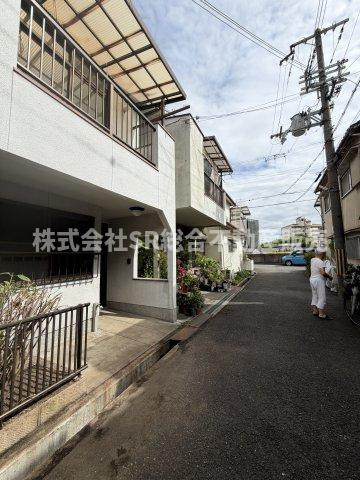 前面道路含む現地写真です