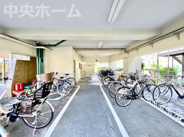 【自転車置き場】最新の空き状況や費用などの詳細は担当スタッフまでお問い合わせください。