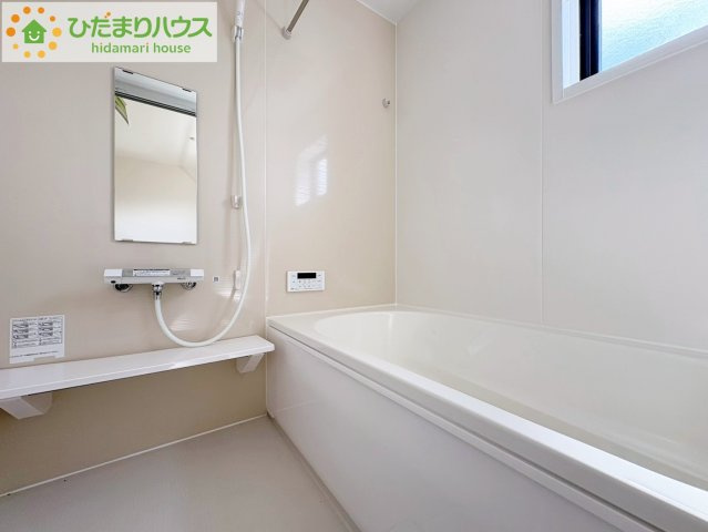 ゆったり浸かれる広々バスルーム♪お子様とも一緒に入れます(^^)/