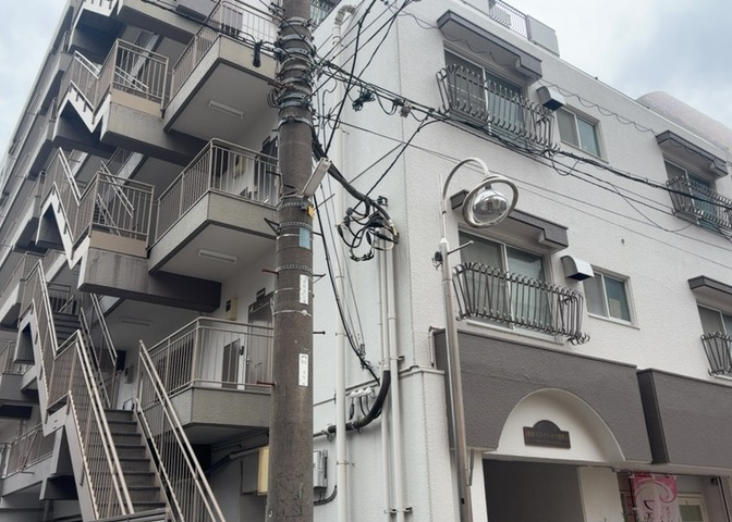 眺望の良さを楽しめるダイニングキッチンで家族団らんの時間を過ごしてはいかがでしょうか。バルコニーから見える景色を家族で眺める時間は、時間が経つのを忘れてしまいそうですね。是非、現地を見に行きましょう！