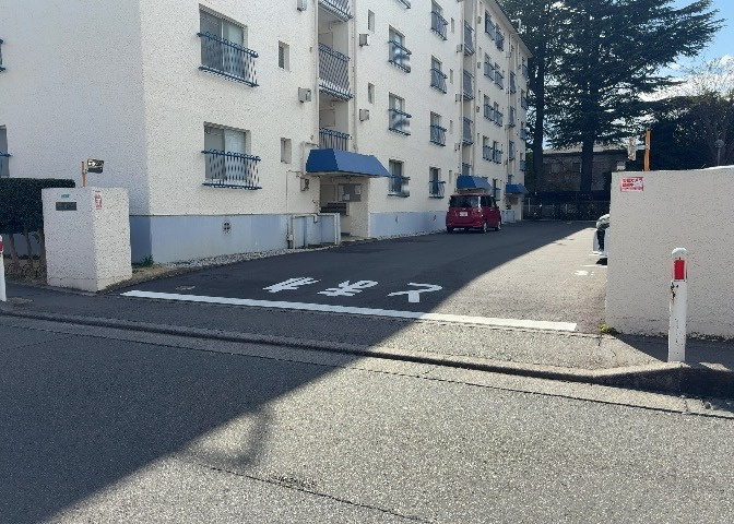 マンションのエントランスには、もともと風よけや防犯の役割がありますが、マンションによって宅配ボックスなどの設備が備わっている所もあります。日々の生活をイメージしながら生活しやすさをチェックしましょう。