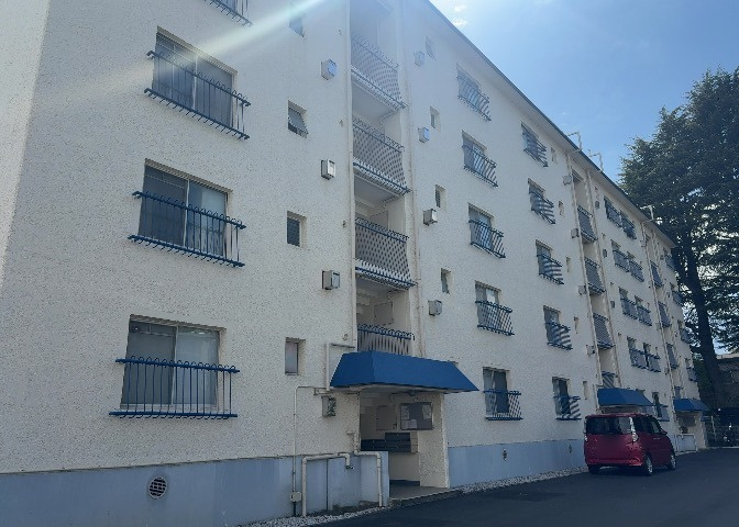 ＳＲＣ造は強度や耐震性の面でもRC造と比べて優れています。そのため、10階建以上の高層または超高層マンションなどの建築にも多く採用されています。柱や梁などのサイズが小さくても高い耐震性を確保できます。
