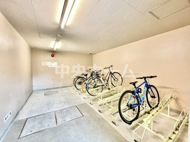 【自転車置き場】最新の空き状況や費用などの詳細は担当スタッフまでお問い合わせください。