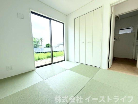 同社施工写真　1階にある和室は来客用のスペースとしても重宝します。