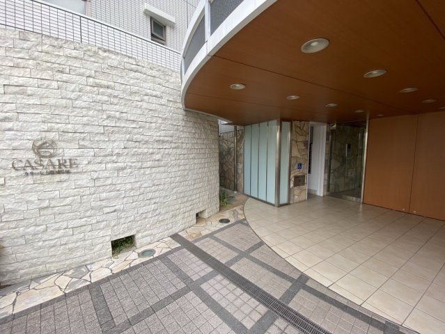 明るく開放感のあるエントランスです。