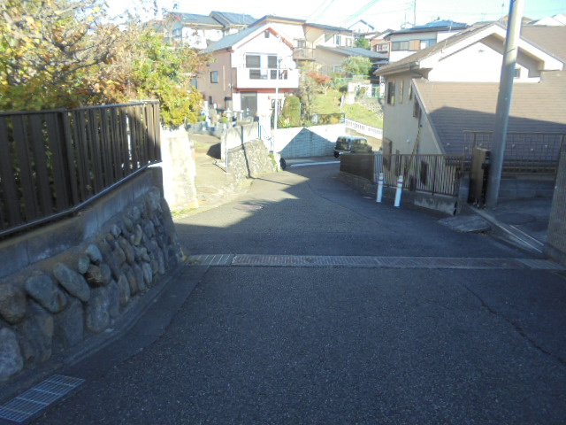 南側前面道路