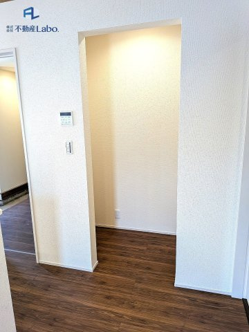 ●1号棟パントリー●　キッチン横に便利なパントリーのある設計♪日用品から災害時の備え等を収納するのに最適♪