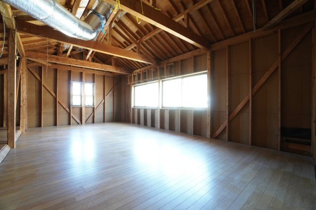 屋根裏部屋あります☆収納部屋として使うのもよさそうですね♪