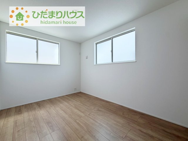 窓が多く、明るい空間を演出してくれます(*^^*)