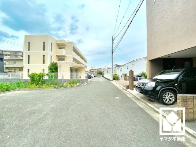 「上ケ原小学校」まで徒歩5分。低学年のお子様の通学にも無理のない距離です。