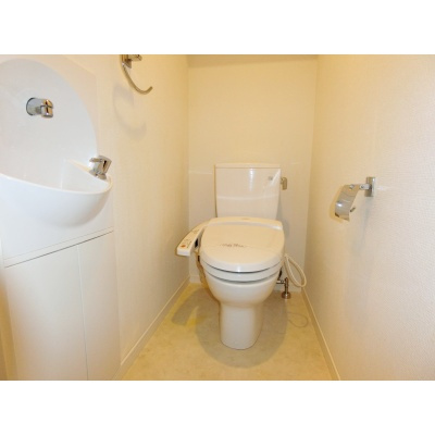 快適に使えるウォシュレット付きトイレを完備！