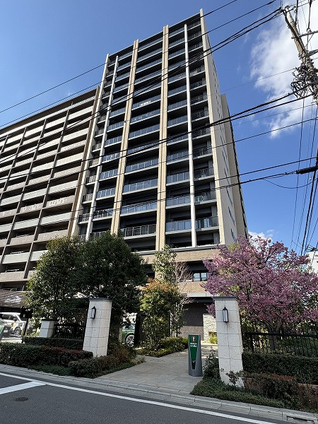 2021年2月築の大変綺麗なマンションです！　ぜひご見学ください！