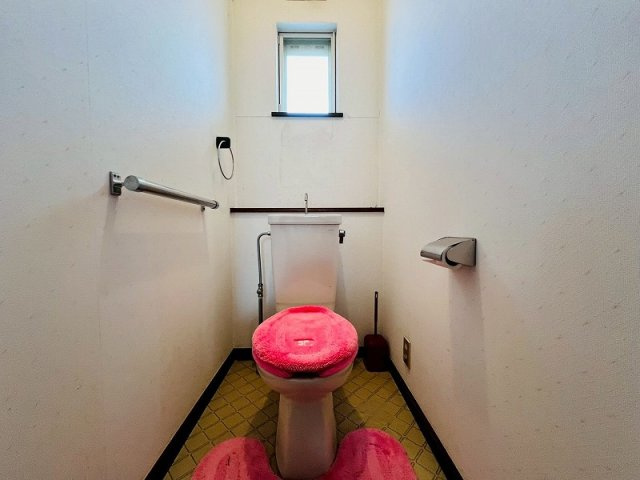 来客時も安心、1階にもトイレ設置