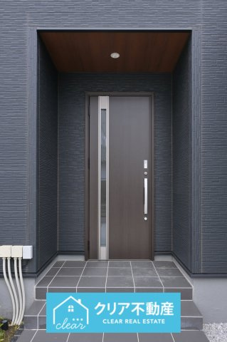 玄関はディンプルキー＆ダブルロックドア採用で防犯対策もバッチリです！