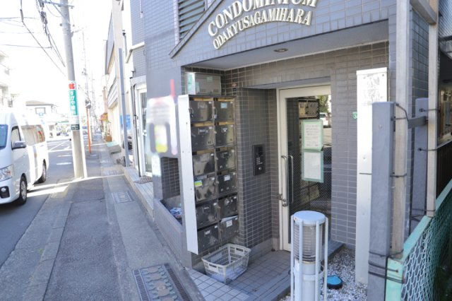 マンションのエントランスには、もともと風よけや防犯の役割がありますが、マンションによって宅配ボックスなどの設備が備わっている所もあります。日々の生活をイメージしながら生活しやすさをチェックしましょう。