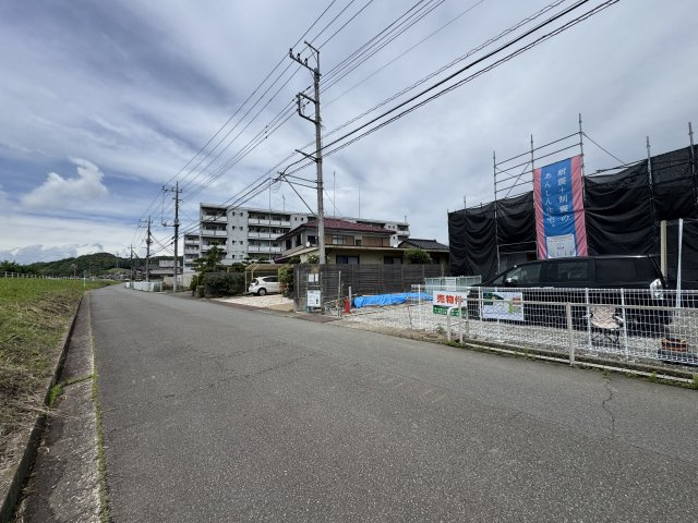 西側接道幅員約6.1ｍ