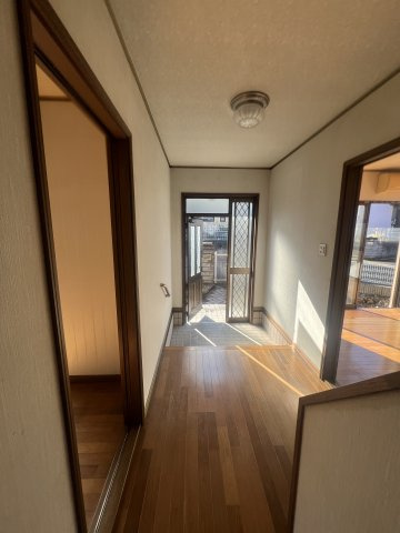 ホールからエントランス