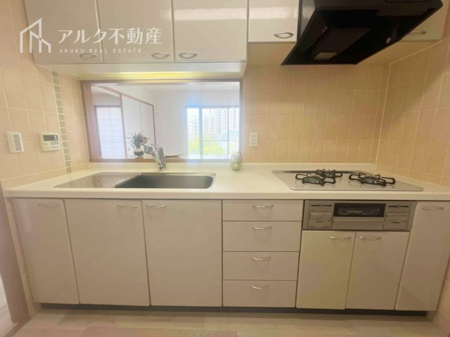 使い勝手の良いシステムキッチン