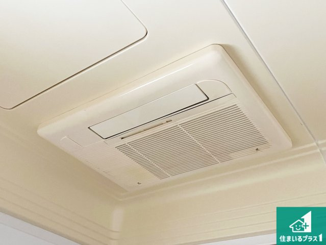 四季を通して快適なバスライフをお手伝いする浴室暖房乾燥機！浴室の乾燥・暖房・涼風・換気はもちろん、24時間換気にも対応！