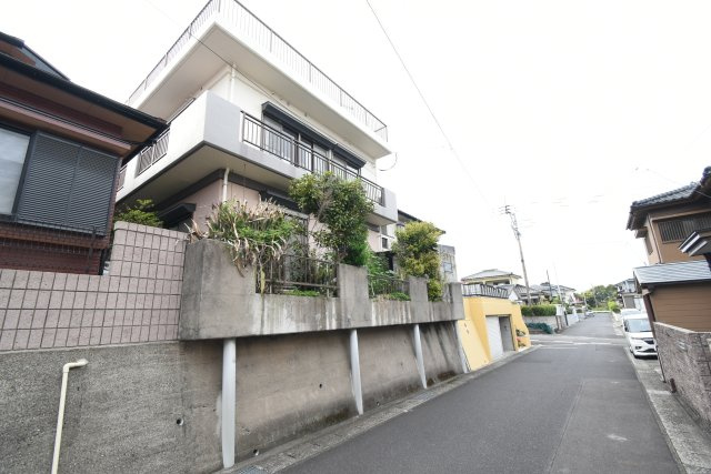 東側道路から撮影