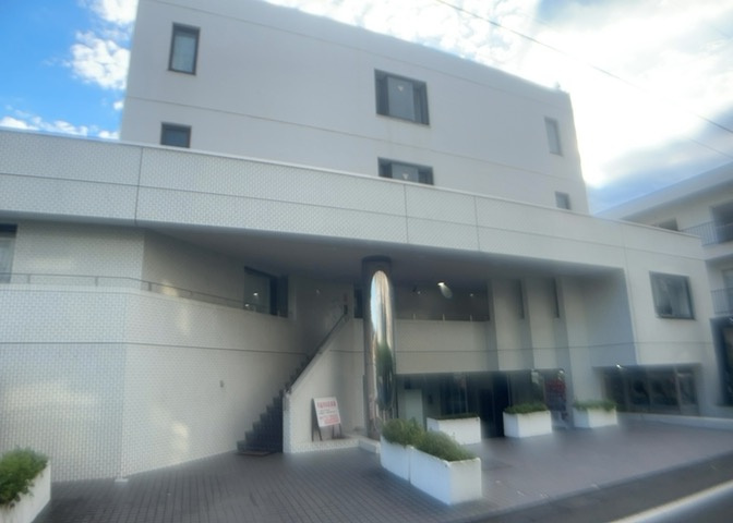 ＳＲＣ造は強度や耐震性の面でもRC造と比べて優れています。そのため、10階建以上の高層または超高層マンションなどの建築にも多く採用されています。柱や梁などのサイズが小さくても高い耐震性を確保できます。