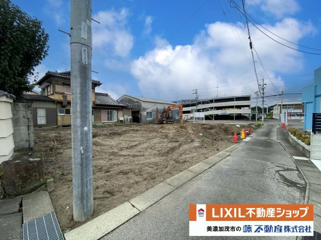 北側道路：法定外道路