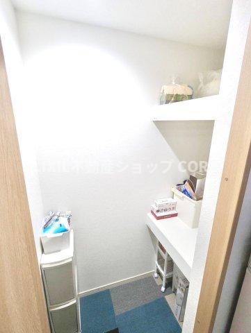 普段着やスーツはもちろんのこと、コート類などもしっかり掛けられます。