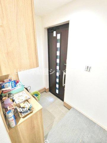 玄関ホールがスッキリ広々としていると帰る時も出ていく時も気持ちが良いものです！