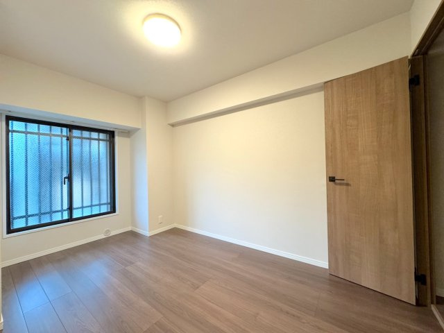 洋室6帖　間取り図右上の部屋