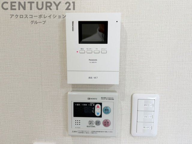 訪問者が来たときにテレビ画面で確認できるため、安心してドアを開けられます。録画機能があるものもあり、留守中に来訪者を記録しておくことができます。利便性が高く、セキュリティ面でも安心です。