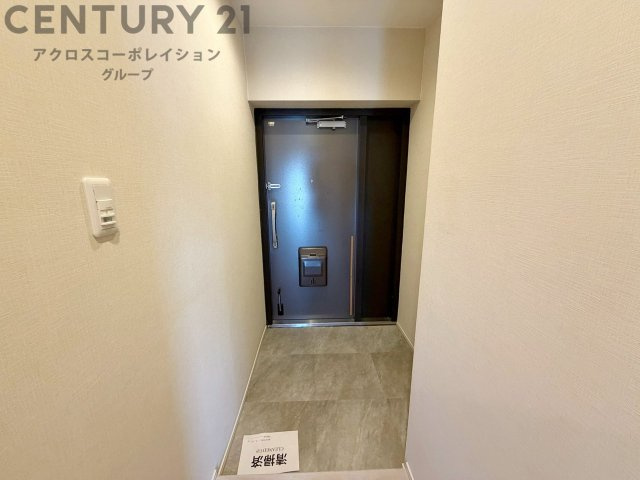 玄関収納付きの玄関です　家族皆様の履物をしっかり収納できます