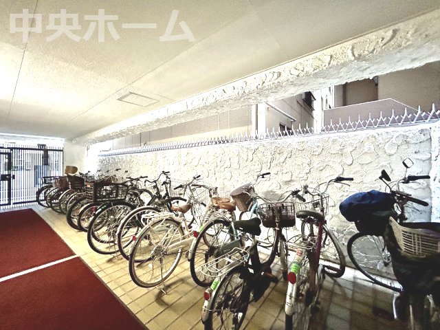 【自転車置き場】最新の空き状況や費用などの詳細は担当スタッフまでお問い合わせください。