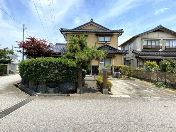 Cheap house for sale in Ouzu, Toyama