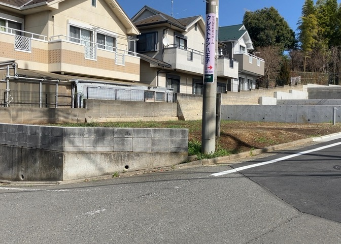 土地探しをしていると都市計画区域という言葉を目にすると思います。法律によって、都道府県知事や国土交通大臣が指定するエリアのことを指しており、都市計画区域は市街化区域と市街化調整区域に分けられています。