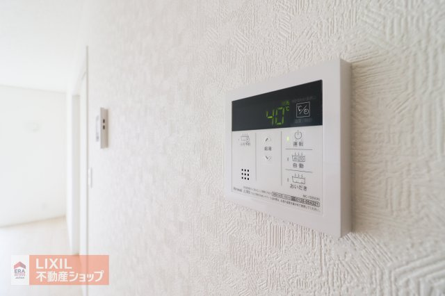 【温水設備】現地完成写真。給湯スイッチ付きで温度調整もラクラクです。