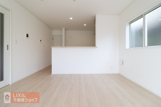 【ダイニング】現地完成写真。家族でくつろげるダイニングです。