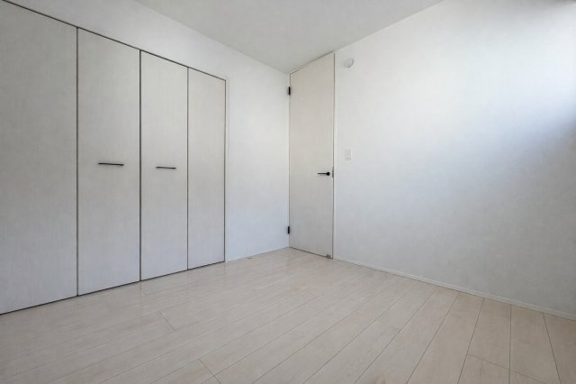 明るい洋室です