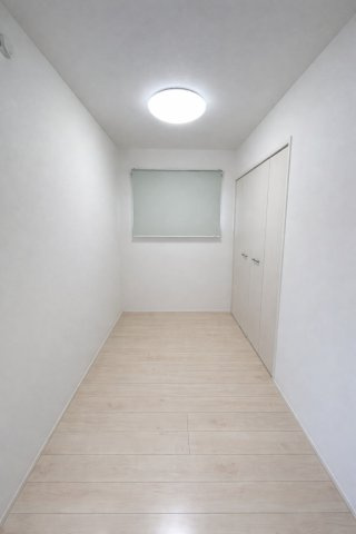 ゆったりした洋室です