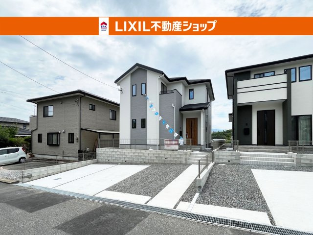 土地面積　約61坪、建物面積　約35坪の広々とした空間。ぜひ現地でお確かめください！