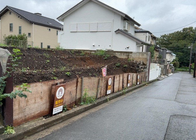 土地探しをしていると都市計画区域という言葉を目にすると思います。法律によって、都道府県知事や国土交通大臣が指定するエリアのことを指しており、都市計画区域は市街化区域と市街化調整区域に分けられています。
