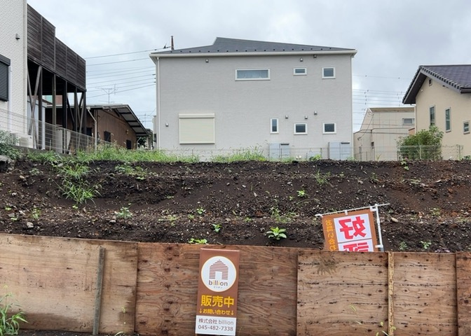 物件の詳細については、現地を見てわかること以外に、役所や法務局などで調べないとわからないことがあります。そのため、現地に行く場合は、もしこの物件を買ったらどのような生活ができるかをイメージしましょう。